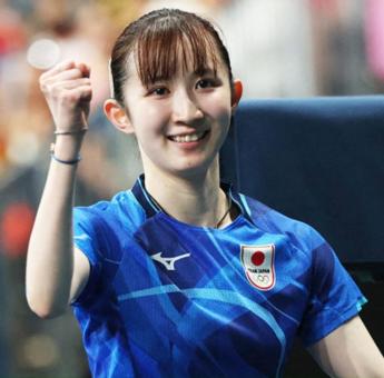 包含早田希娜2-0被逆转的词条