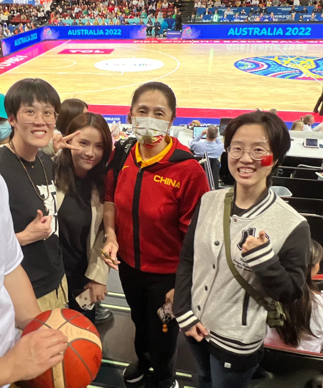 关于德国女篮实力派选手受伤，团队临危不乱的信息