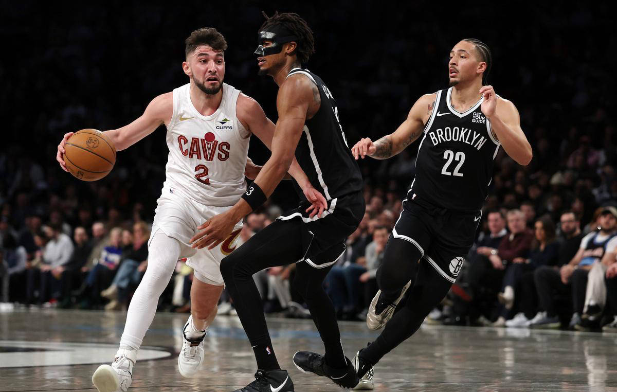 NBA球队在比赛中出现团队配合问题，导致失利