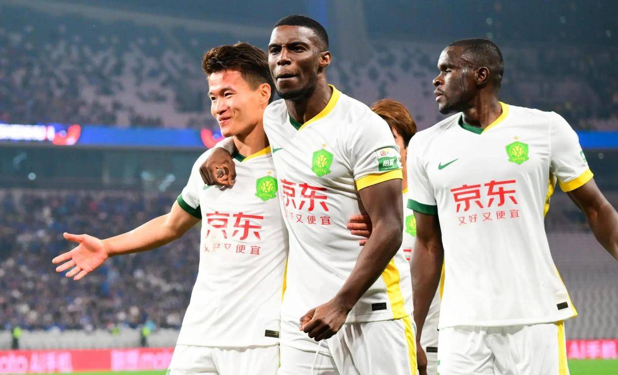 北京建业战平上海申花,互有进攻不占上风 北京建业战平上海申花,互有进攻不占上风