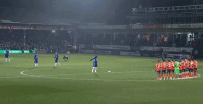 切尔西斗志昂扬兵不血刃夺冠