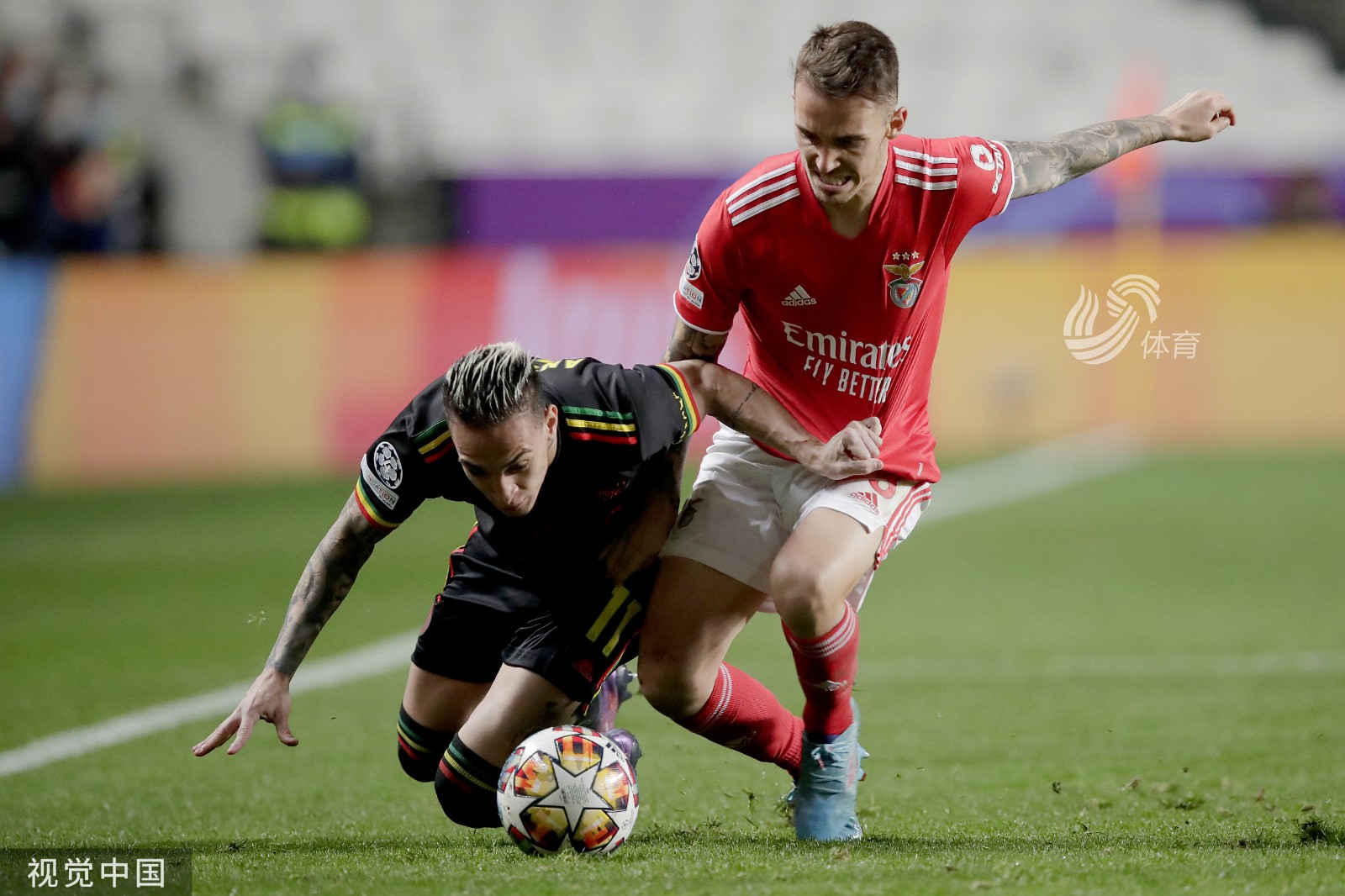 阿贾克斯惜败,萨布佩角球定胜负 阿贾克斯惜败,萨布佩角球定胜负