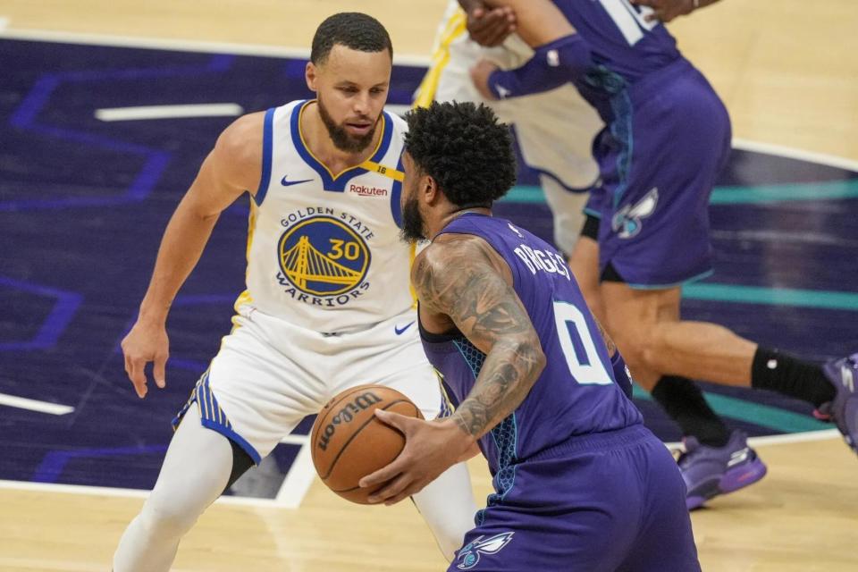 勇士大胜黄蜂,库里砍下30+9+9 勇士大胜黄蜂,库里砍下30+9+9