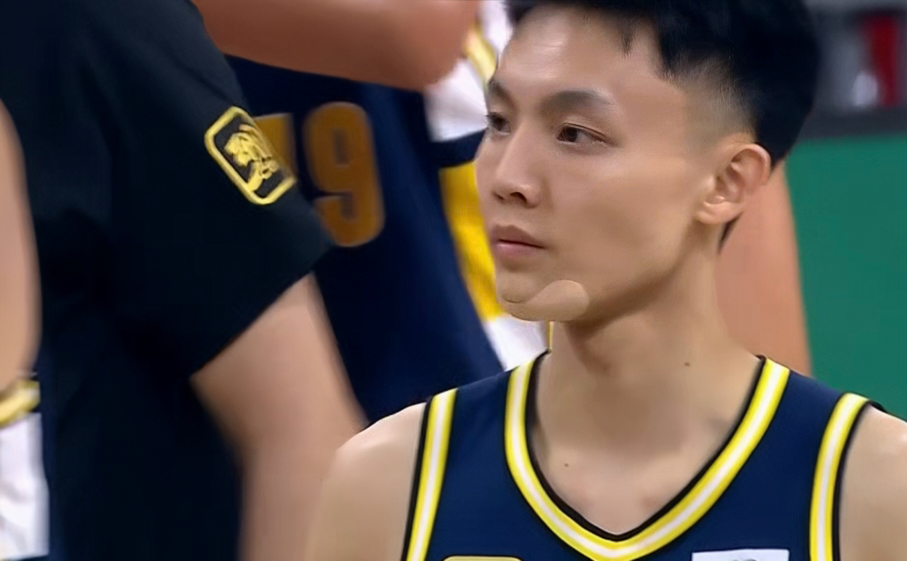 广东宏远力挫山东男篮,豪取胜利 广东宏远力挫山东男篮,豪取胜利