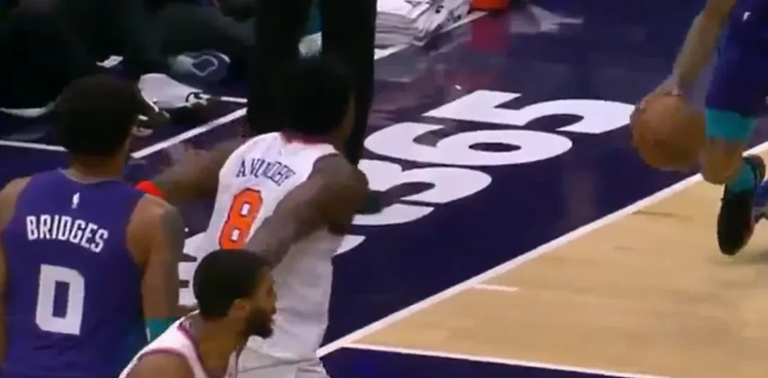 尼克斯队主场战胜马刺队,力克西部强队 尼克斯队主场战胜马刺队,力克西部强队