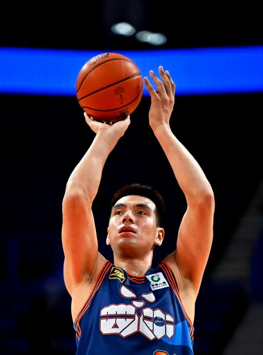 四川男篮取胜,积极备战进一步夺冠 四川男篮取胜,积极备战进一步夺冠