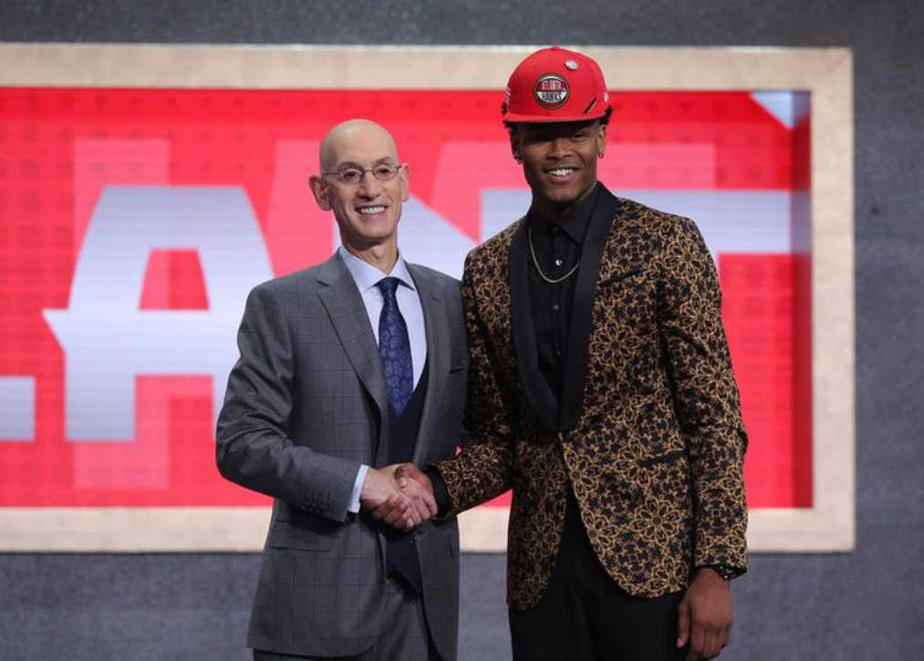 开拓者主教练被解职，球队风波越演越烈