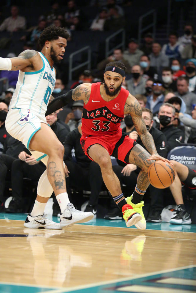 猛龙客场擒黄蜂,范弗利特砍下30分 猛龙客场擒黄蜂,范弗利特砍下30分