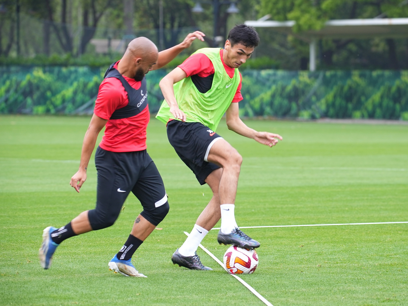 包含球队利用技战术取胜，战术罗色秀带动全队信心的词条