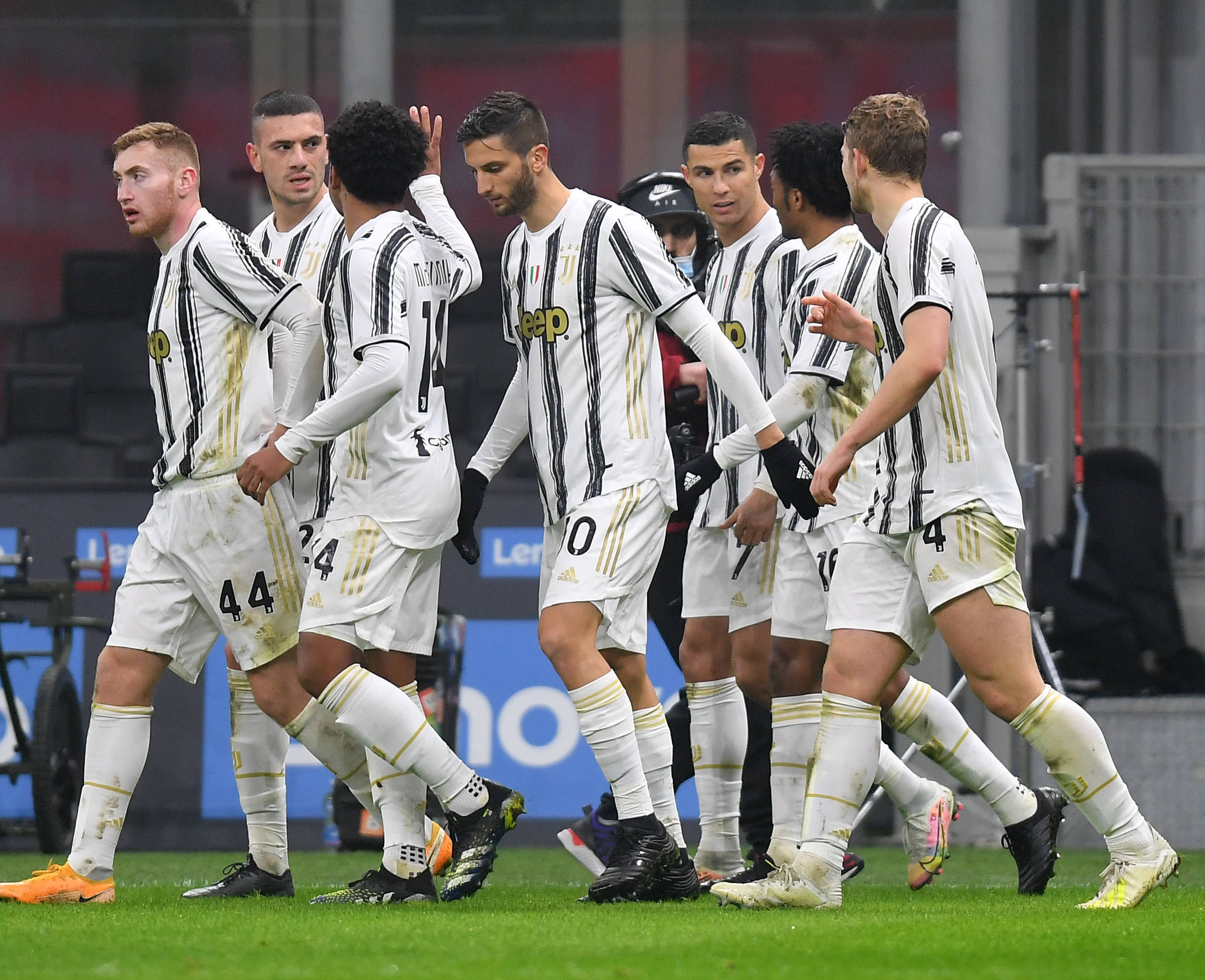 顶尖球队间的对抗:实力碰撞令人期待的简单介绍 顶尖球队间的对抗:实力碰撞令人期待的简单介绍