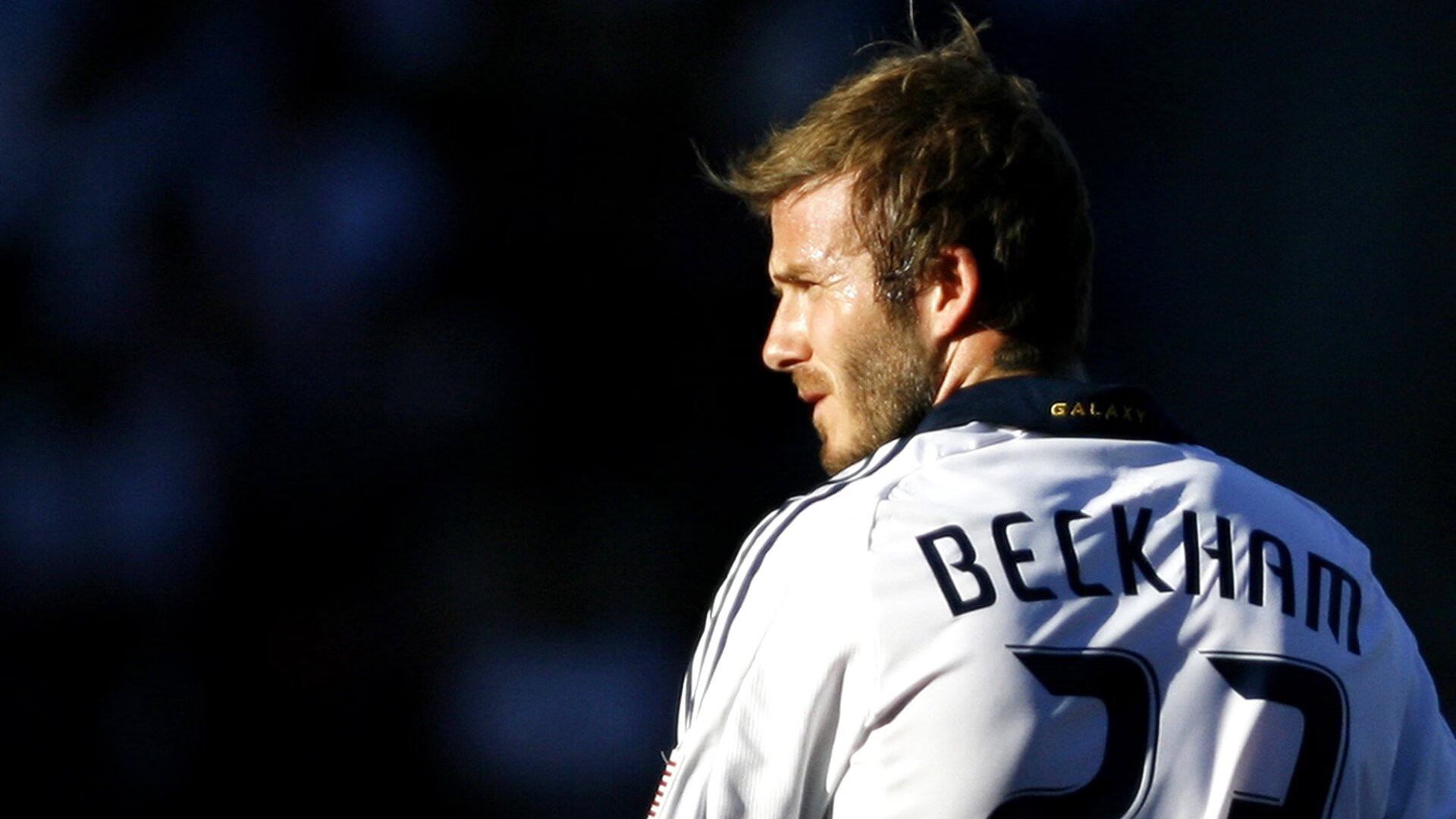 双线叙事，国家德比的战术革命与足球殖民地的反压制