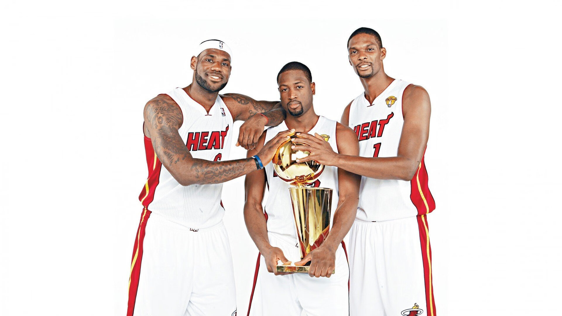 篮球是圆的,但剧情比球更圆,哈利伯顿一锤定音,马刺压哨惊魂击败山西